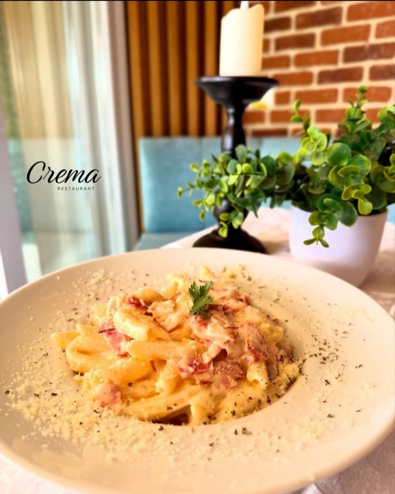 Paste carbonara cu bacon și parmezan